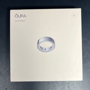 Unisex Oura Ring 4 in Shiny Silver